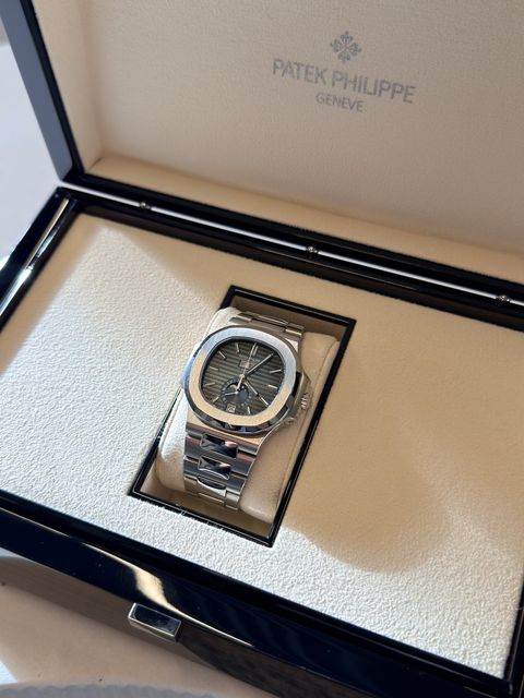 Patek Philippe Nautilus 5726/1A-014 Image 4